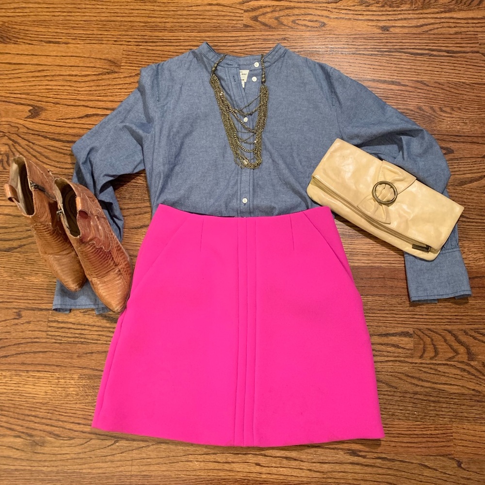 EUC Diane Von Furstenberg Fuschia mini skirt Sz 4